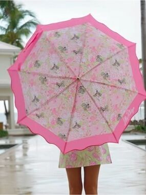 ☂️Lilly Pulitzer Printed Travel Umbrella in Pistachio Macaron Bees Knees